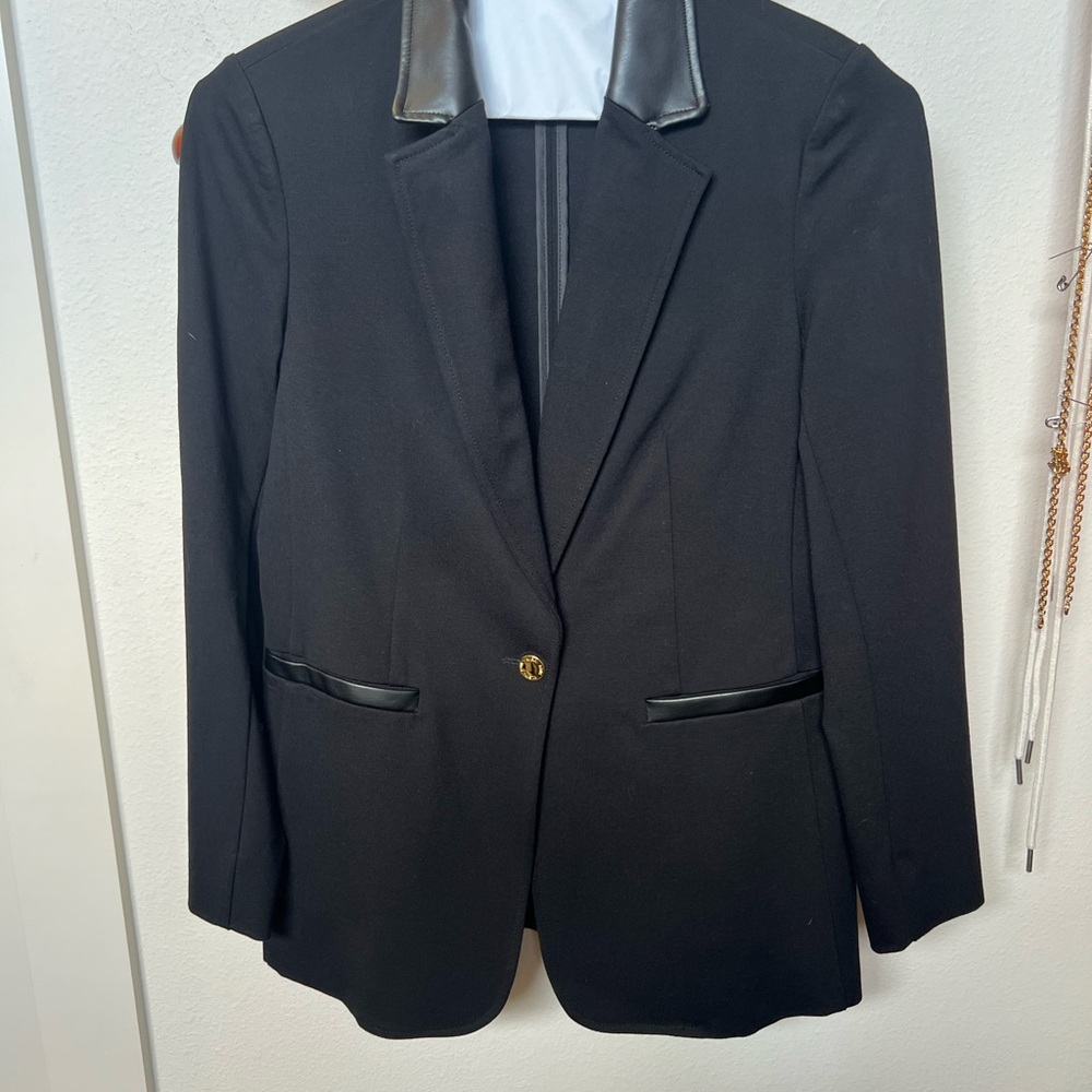 Elegant Black Blazer with Leather Accents
